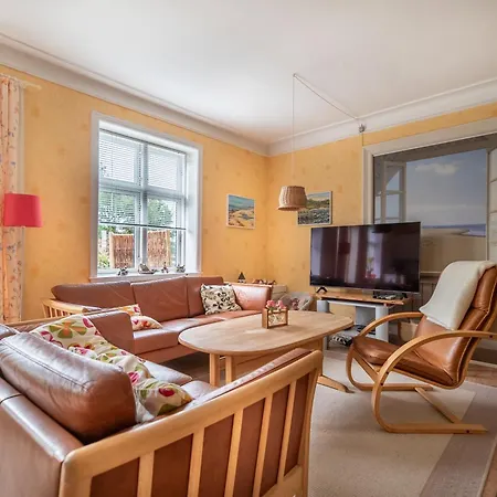 Charming, Spacious, Sea View Apartment *