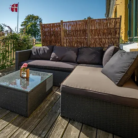 Charming, Spacious, Sea View Åkirkeby