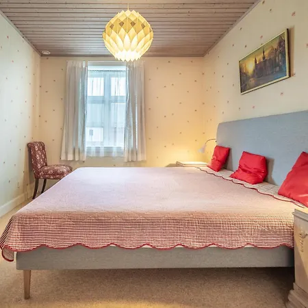 Charming, Spacious, Sea View *