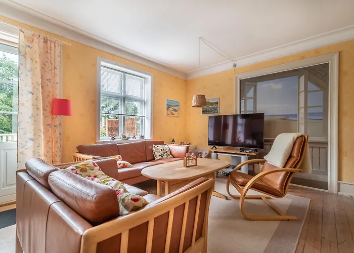 Charming, Spacious, Sea View Apartment *