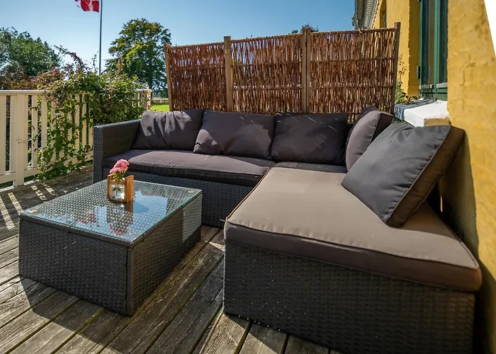 Charming, Spacious, Sea View Åkirkeby